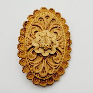 Vintage Wood Brooch Pin Beautiful Fashion Floral Pattern Flower